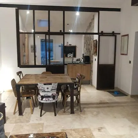Дом отдыха Loft Sur Avignon Avec Jacuzzi *